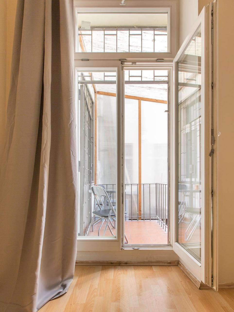 Premier Apartments Near The Museum プラハ エクステリア 写真