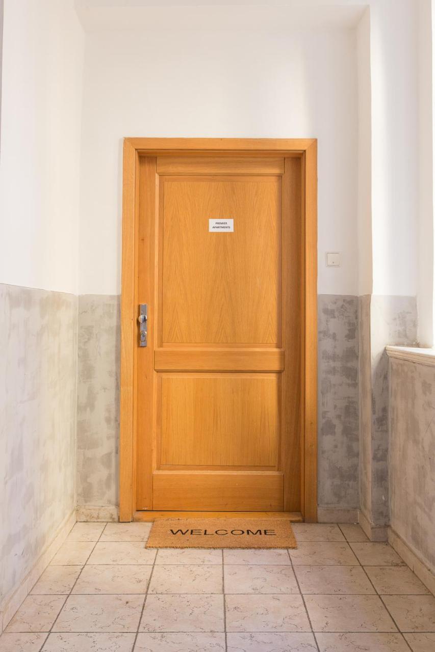 Premier Apartments Near The Museum プラハ エクステリア 写真