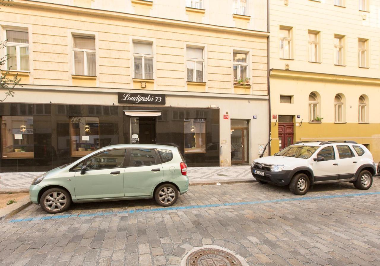 Premier Apartments Near The Museum プラハ エクステリア 写真